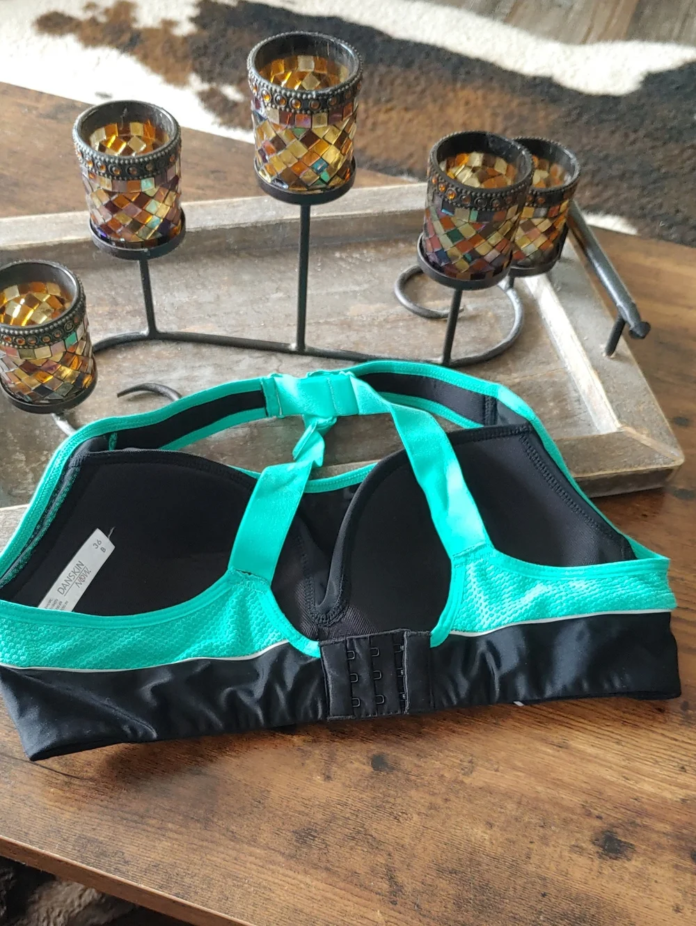 Like New Danskin 36B Blue/green Cross Strap Padded Wirefree Sports bra